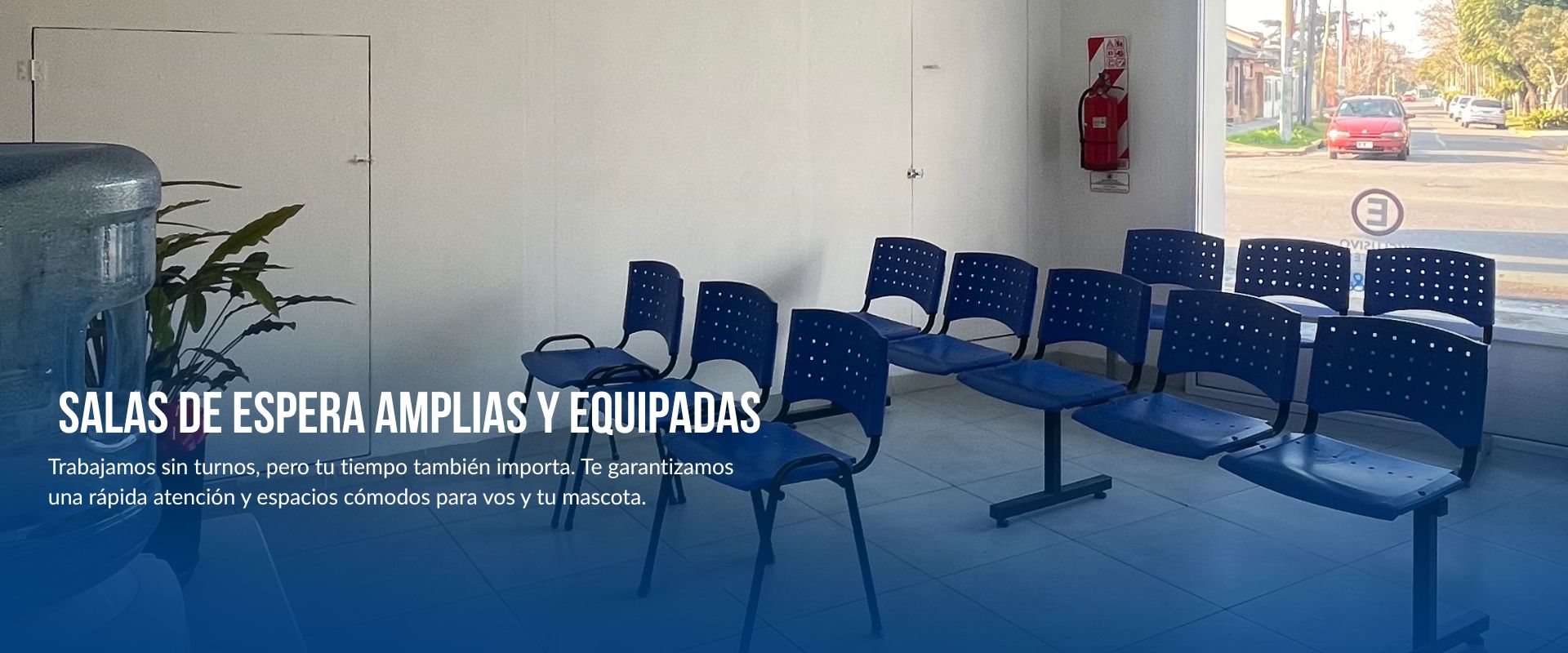 salas de espera amplias y equipadas